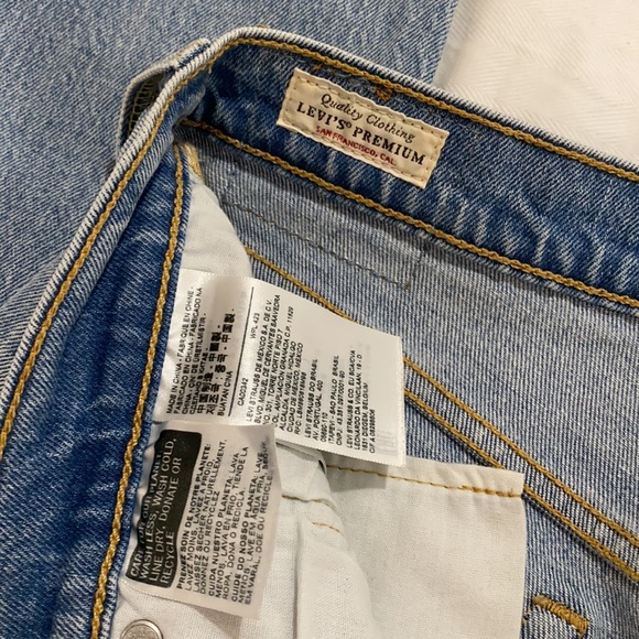 Levis Jeans - Picture 3 of 7